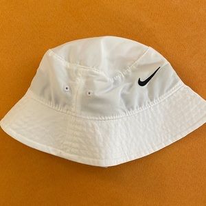 Nike infant sun hat